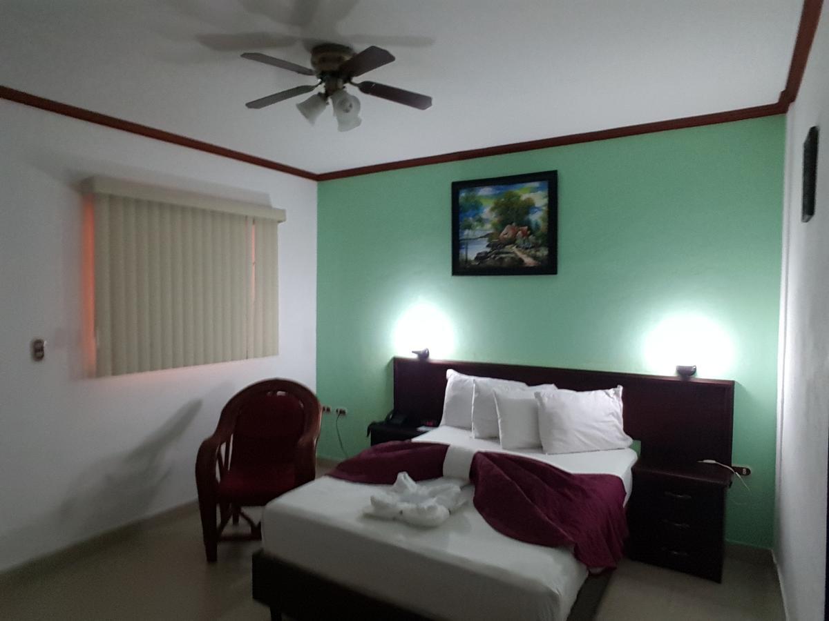 Hotel Don Vito Estelí Exteriör bild