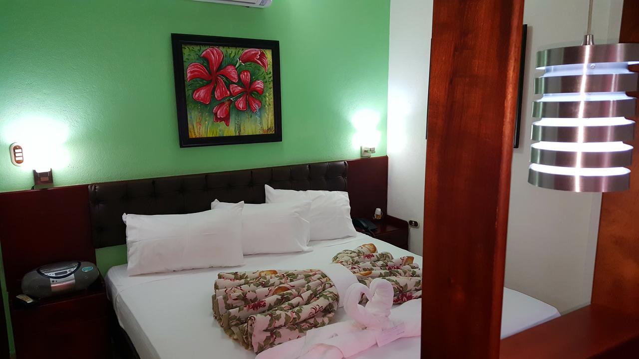Hotel Don Vito Estelí Exteriör bild