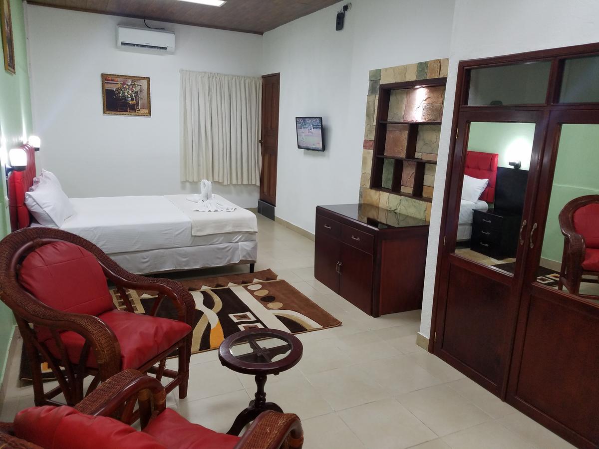 Hotel Don Vito Estelí Exteriör bild
